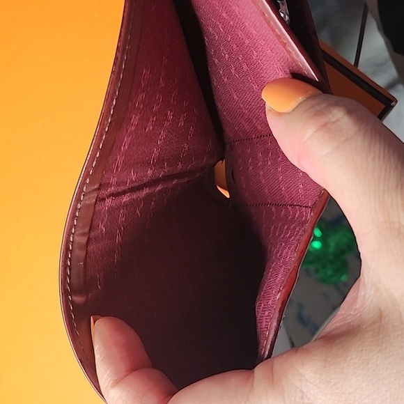 Burberry bi fold red wallet - Picture 6 of 9